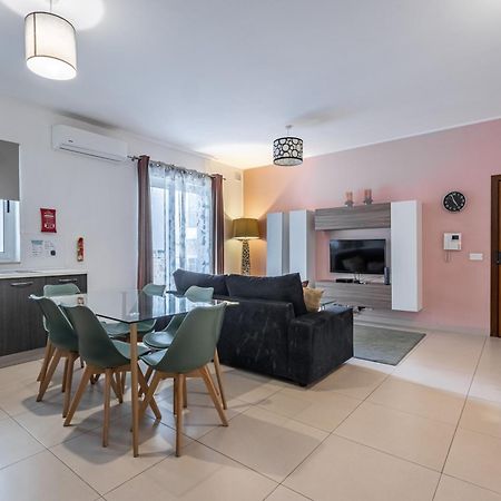 St Julians - Balluta 2 Bedroom Apartment Saint Julian's Εξωτερικό φωτογραφία